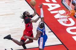 开云体育中国-雷霆横扫猛龙，巴恩斯统治全场的简单介绍