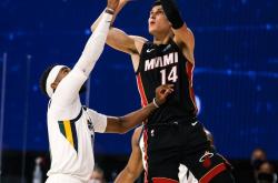 开云体育-菲律宾男篮鏖战热火B队，戈贝尔三分雨点燃全场