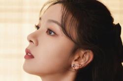 开云体育APP下载-德布劳内走上NBA地板，季后赛之夜响起足球的心脏