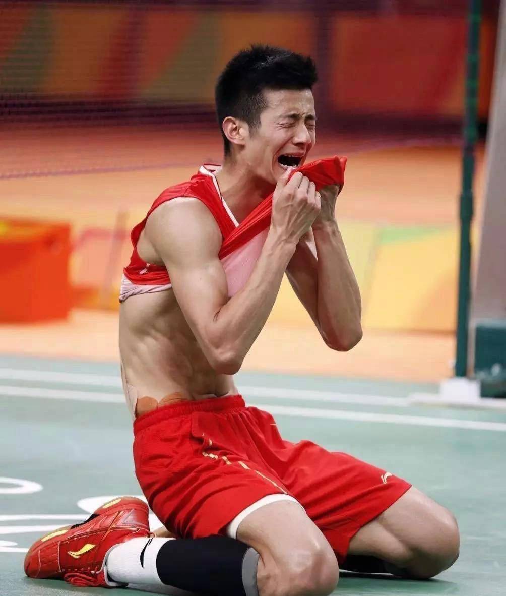 日本羽毛球队绝地反击丹麦羽毛球队，谌龙绝境逆转的简单介绍