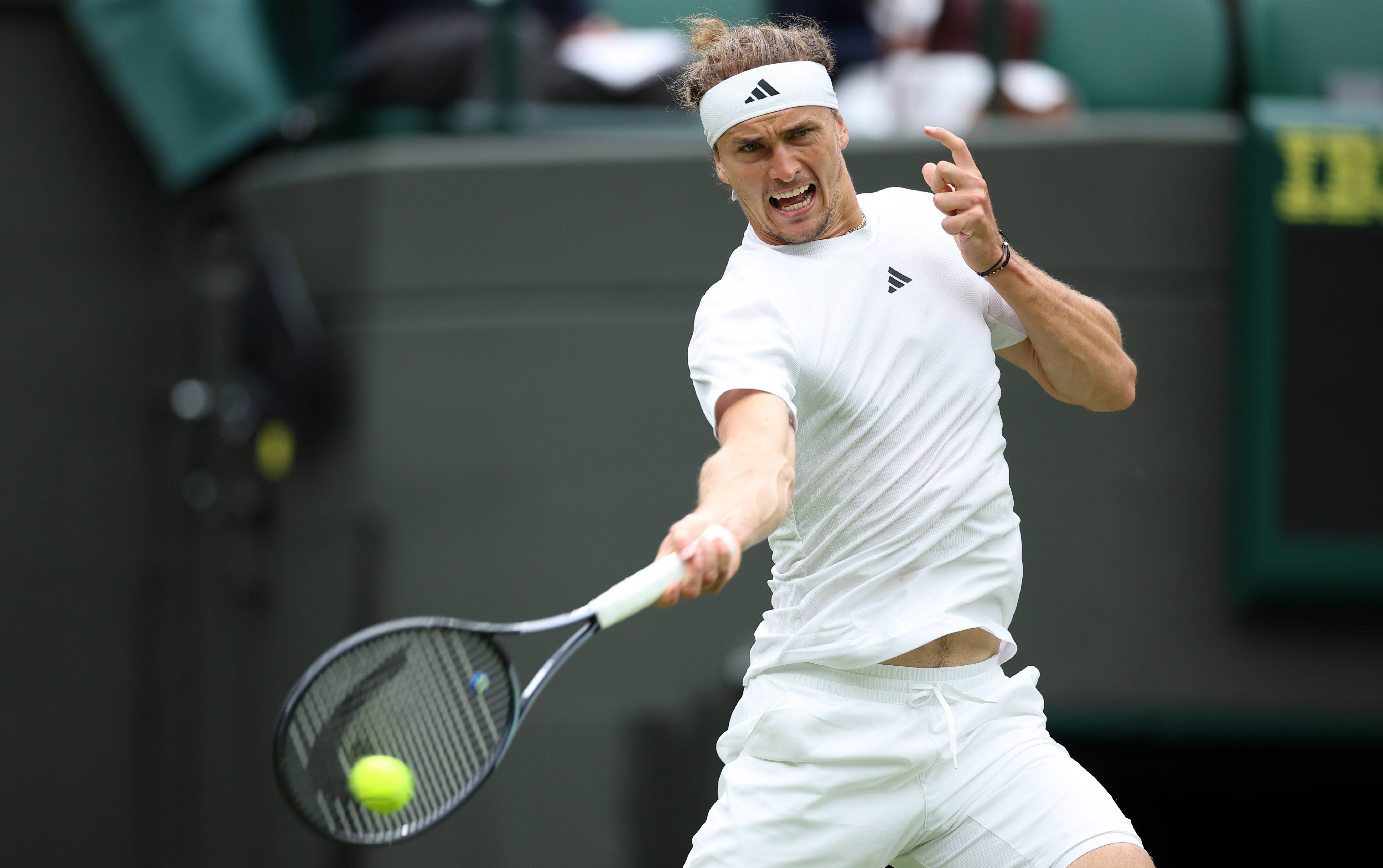 意大利网球队翻盘法国网球队,兹维列夫高光表现 意大利网球队翻盘法国网球队,兹维列夫高光表现