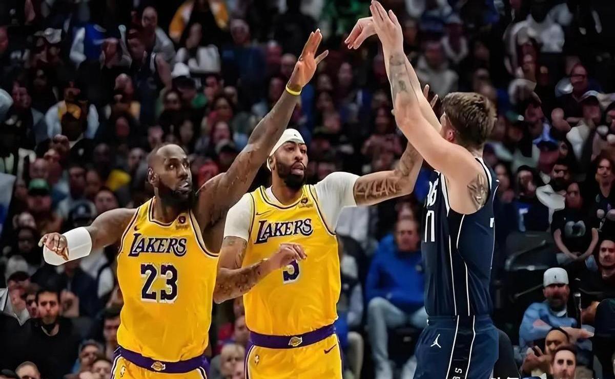 湖人完胜快船,约基奇一己之力扛起全队的简单介绍 湖人完胜快船,约基奇一己之力扛起全队的简单介绍