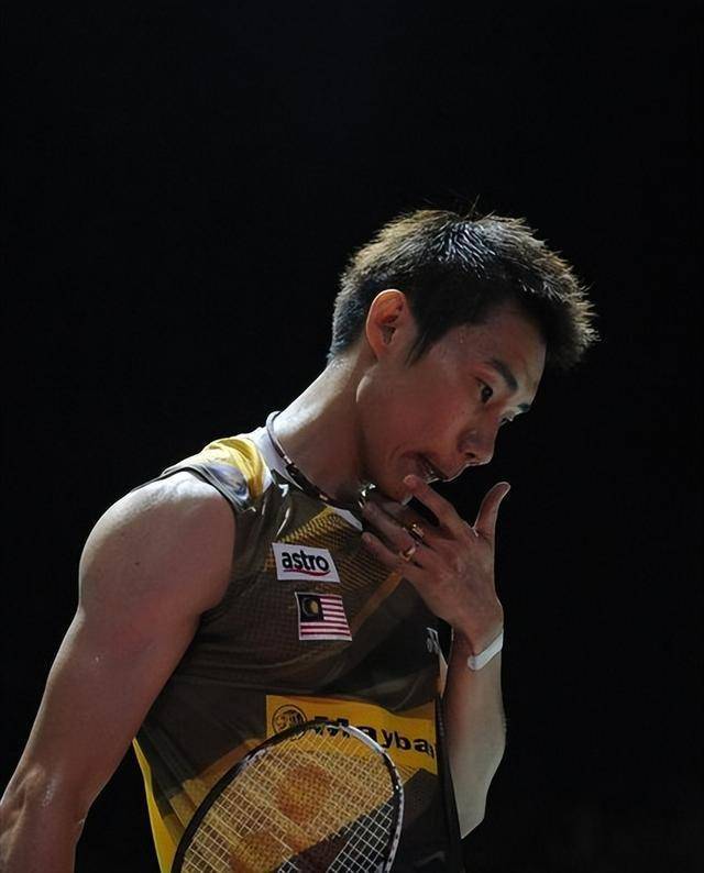 包含法国羽毛球队轻取泰国羽毛球队，李宗伟高光表现的词条