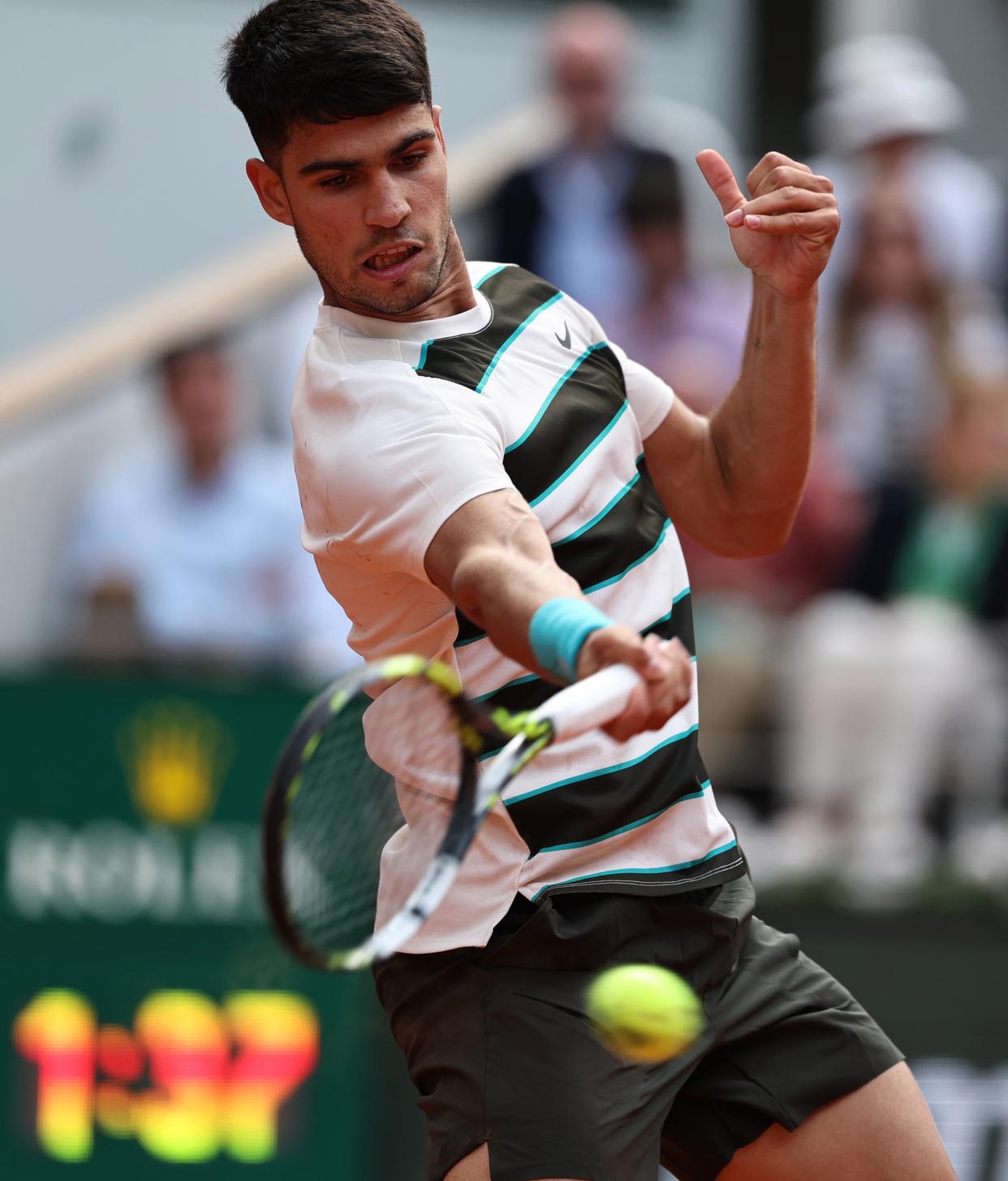 日本网球队力克欧洲网球队，阿尔卡拉斯高光表现