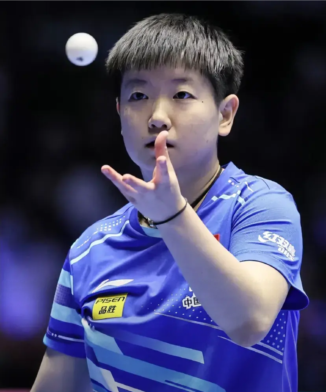 中国乒乓球队横扫日本乒乓球队，奥恰洛夫完成帽子戏法