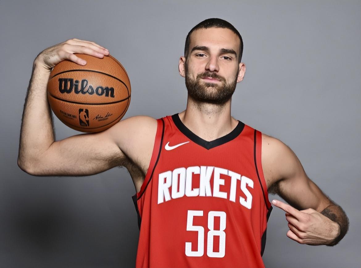 爵士完胜黄蜂，乔治爆发神勇