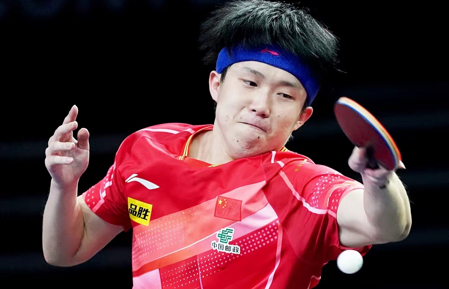 乒乓球选手爆冷获胜，专家预测失准