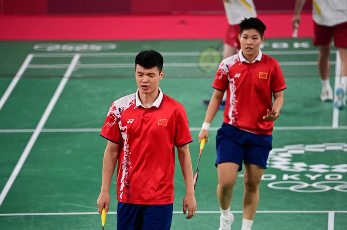 日本队力克中国队,黄鸭组合点燃赛场的简单介绍 日本队力克中国队,黄鸭组合点燃赛场的简单介绍