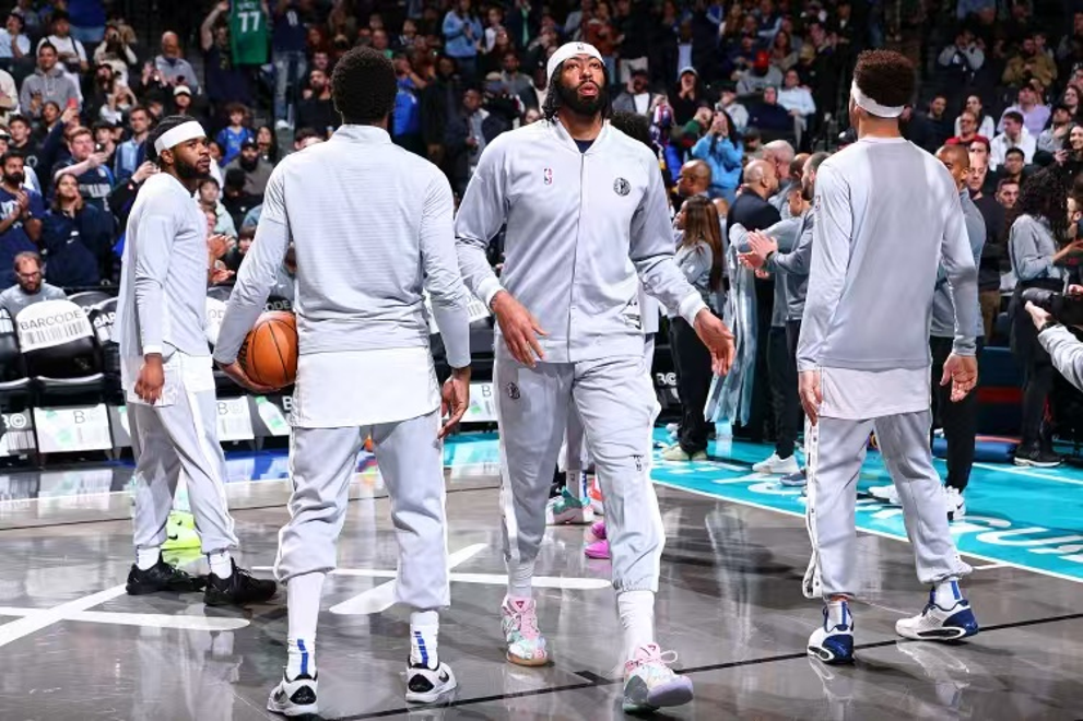 热火险胜篮网，浓眉哥刷新纪录