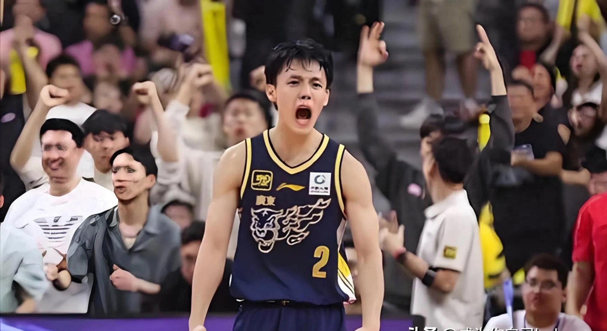 广东男篮主场迎战上海队,双方实力对比引人注目 广东男篮主场迎战上海队,双方实力对比引人注目