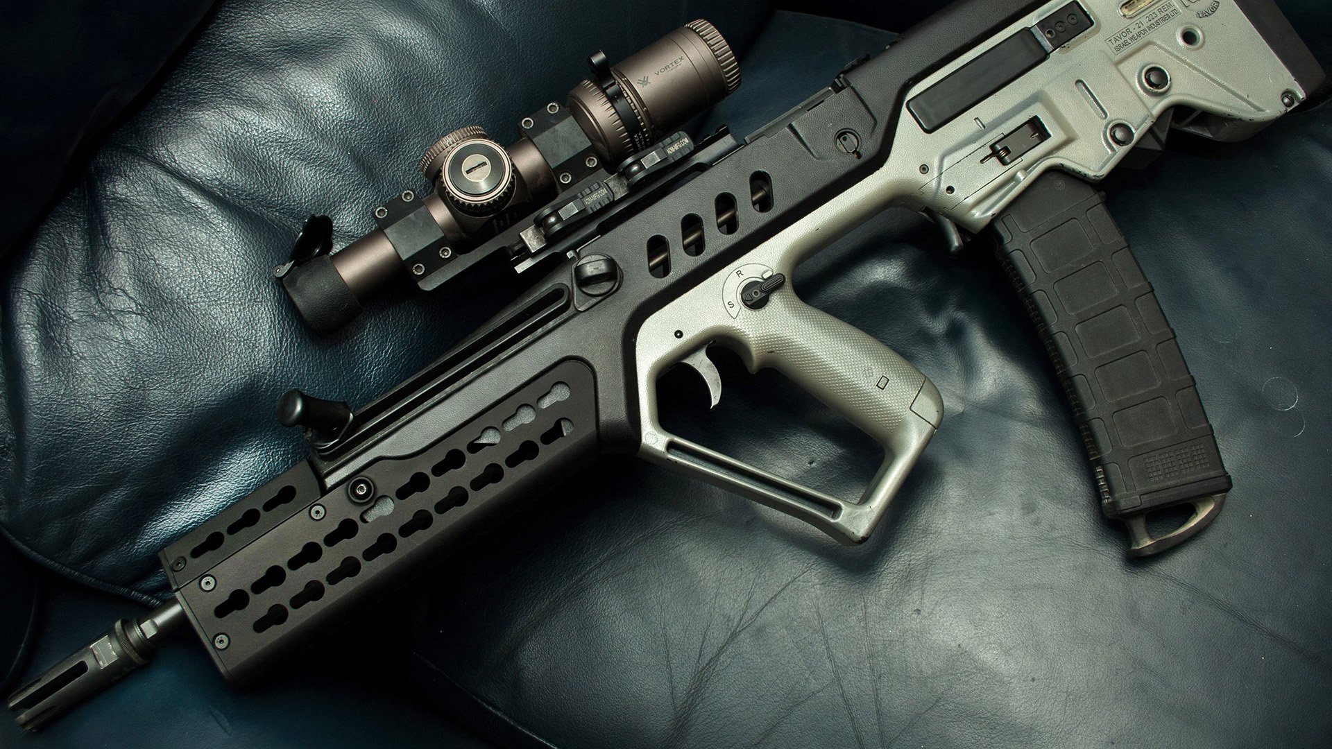 战报，卡塔尔夜战，汉密尔顿率阿斯顿马丁银刃鏖战破雷诺