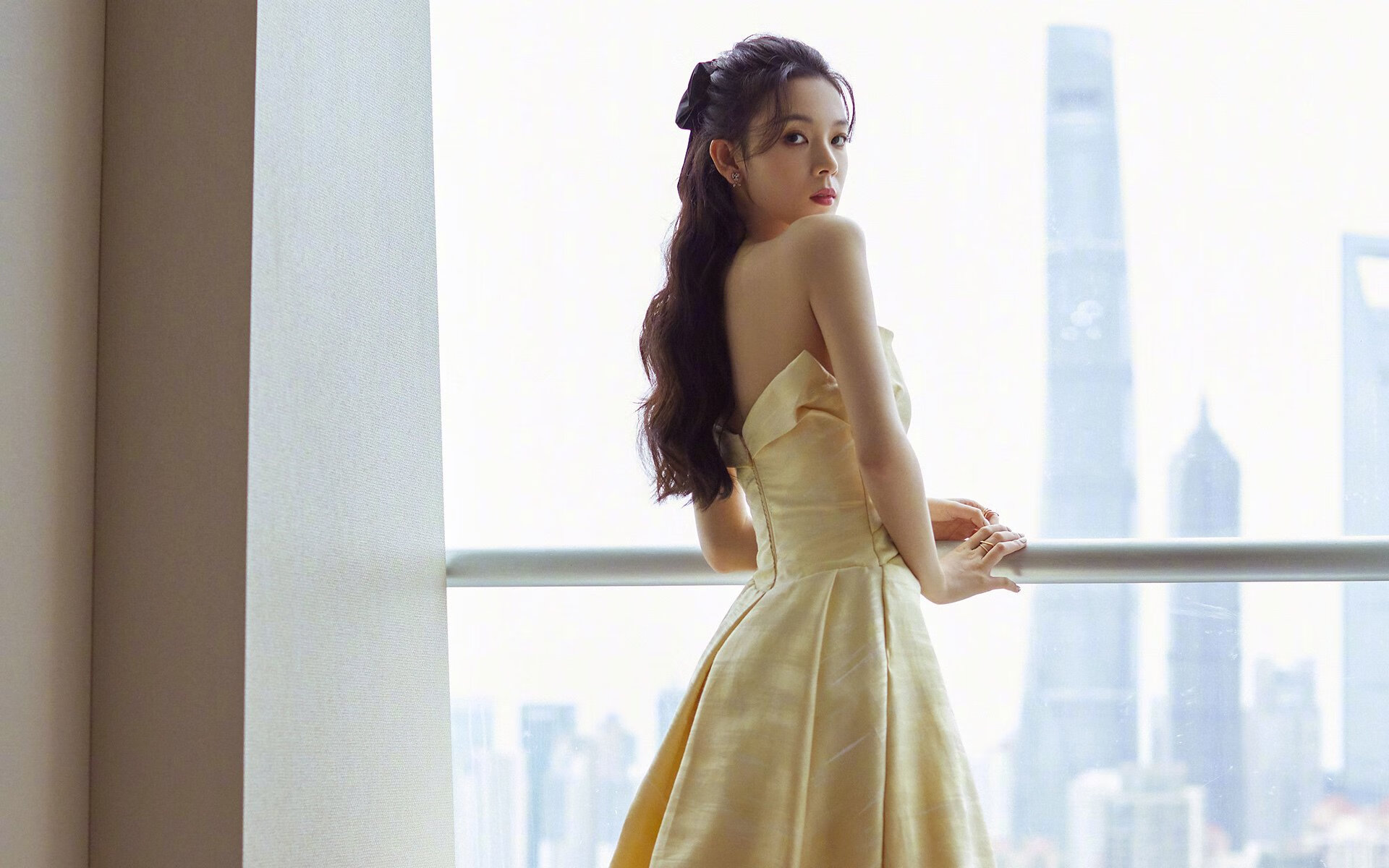 战报，卡塔尔夜战，汉密尔顿率阿斯顿马丁银刃鏖战破雷诺