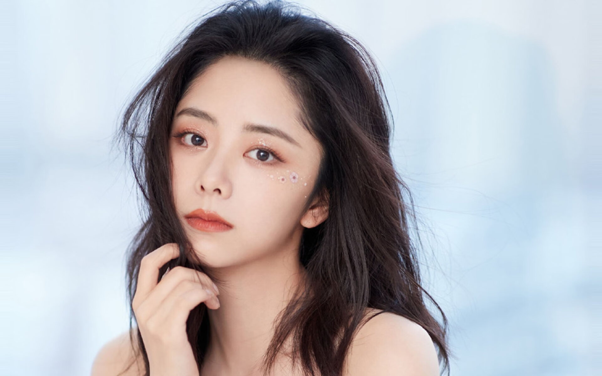 冰与火的对决，奥亚尔萨瓦尔用机器般的稳定点亮澳大利亚的胜利之夜