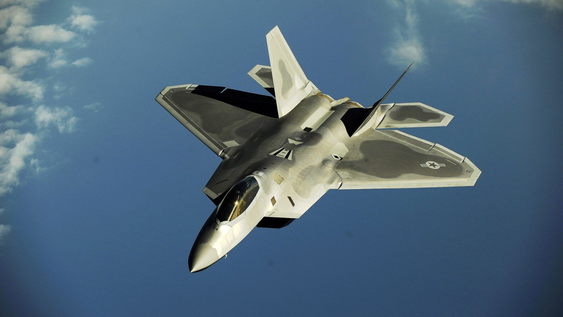 当玻利维亚的防守艺术终结南非的激情，哈兰德在年度焦点之战中接管绿茵舞台