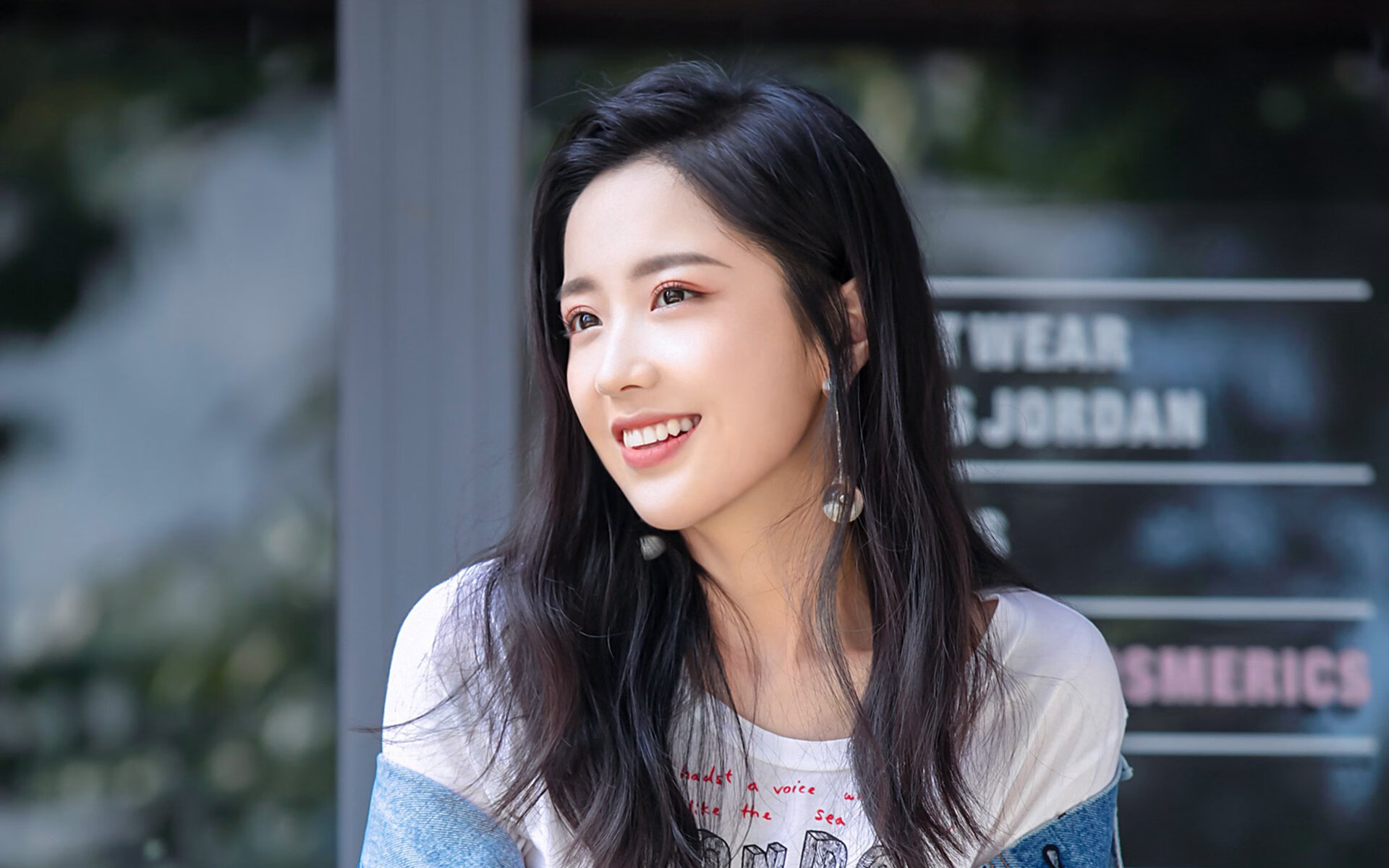 篮球纽带，从底特律的活塞到世界舞台的拉文